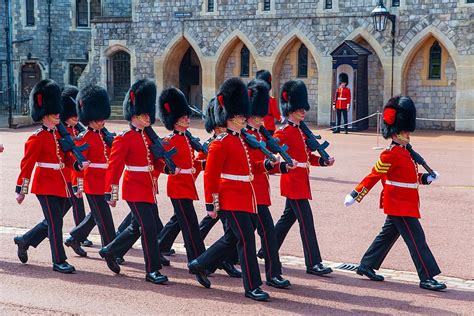 Rodokmeň je najjednoduchšia genealogická tabuľka, ktorá uvádza predkov východzej osoby len po otcovskej línii. Zájezdy za královskou rodinou do Anglie / Velké Británie ...