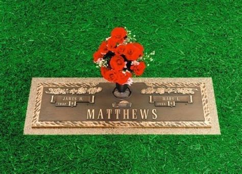 Flat Bronze Marker With Flower Vase Monuments Styles Gallery