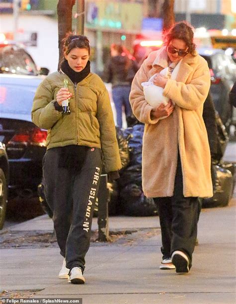 katie holmes joins daughter suri cruise 16 for a low key dinner in new york city daily mail