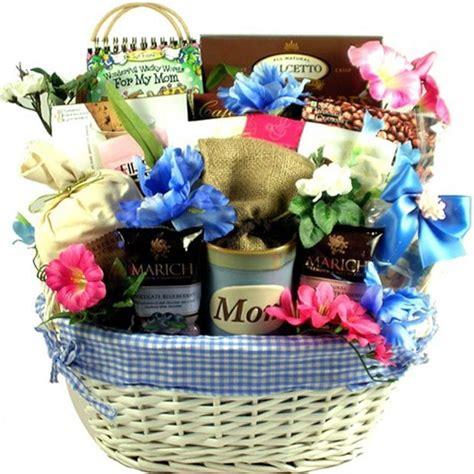 What is the best gift to give a new mom. BEST MOM EVER, Gift Basket