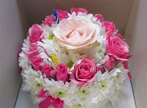 A Flower Cake Is The Perfect And Unique Birthday T Unique