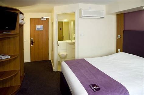 At premier inn hotel newquay (a30/fraddon) you're perfectly placed for some of the uk's best surfing beaches, as well as the amazing sights of cornwall. Premier Inn Newquay - Quintrell Downs, Newquay | Reviews ...