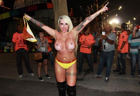 Sabrina Boing Boing Mostra Os Peitos No Carnaval 2015 Revistas