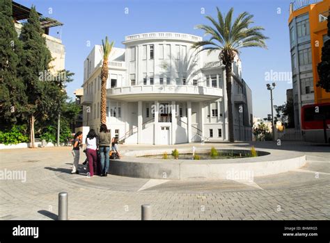 Israel, Tel Aviv, The old town hall at Bialik Square in Bialik street Stock Photo - Alamy