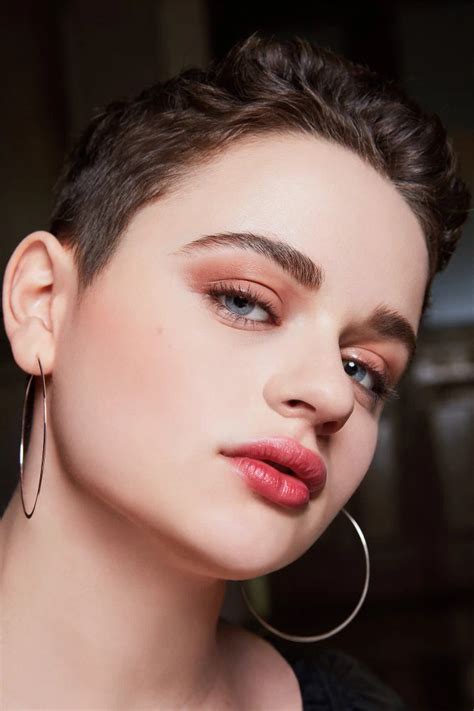Joey King Talks Beauty Routine Products And Shaving Her Head Glam Makeup Makeup Bag Joey King