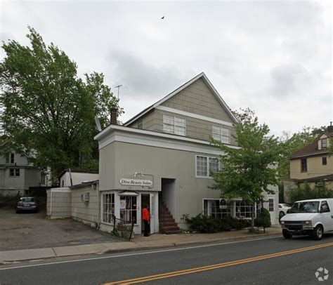 20 Bryant Ave Roslyn Ny 11576 Retail For Lease