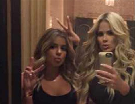 Mirror Selife From See Kim Zolciak Biermann Twin With Daughters Brielle