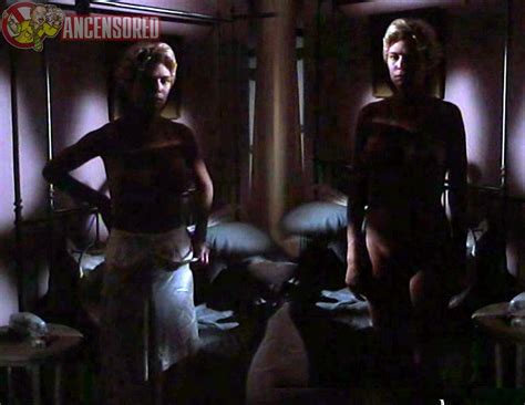 Naked Kelly Mcgillis In Cat Chaser