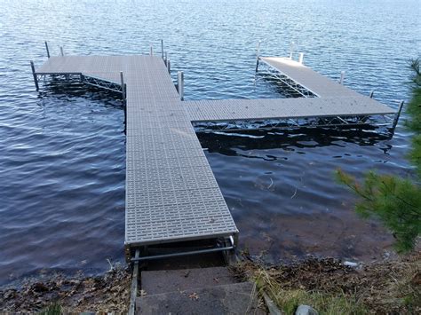 Patriot modular aluminum marine docks combine quality construction and ease of use. Custom Portable Docks | Minnesota | 320-384-6296