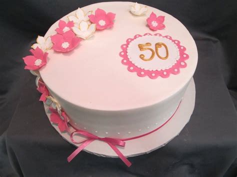 The woman with the handle saida_ramirez50 on instagram shared the photos on her page with the. 50th birthday cake | Girl cakes, 50th birthday cake, Cake