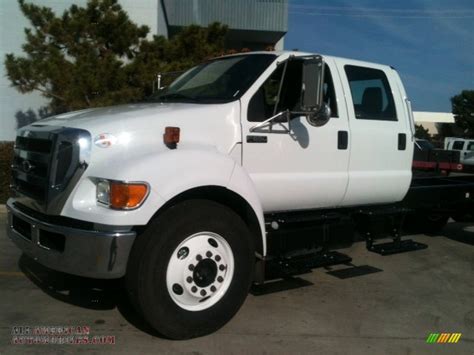 2012 Ford F650 Super Duty Xl Crew Cab Chassis In Oxford White Photo 2