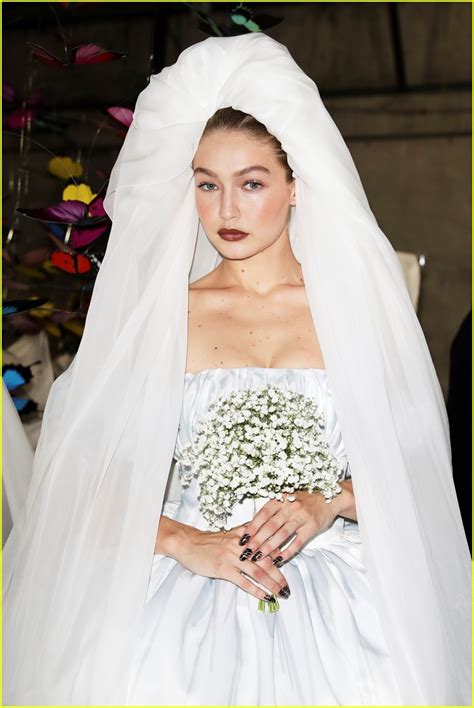 Gigi Hadid Is A Beautiful Bride In Moschinos Milan Fashion Week Show