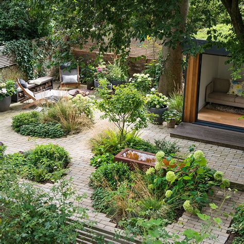 7 golden rules to achieve wow factor all year round. Garden ideas, designs and inspiration | Ideal Home