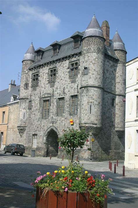 Chateau l'Hermitage à Condé-sur-Escaut, France | Castle, Vintage house ...