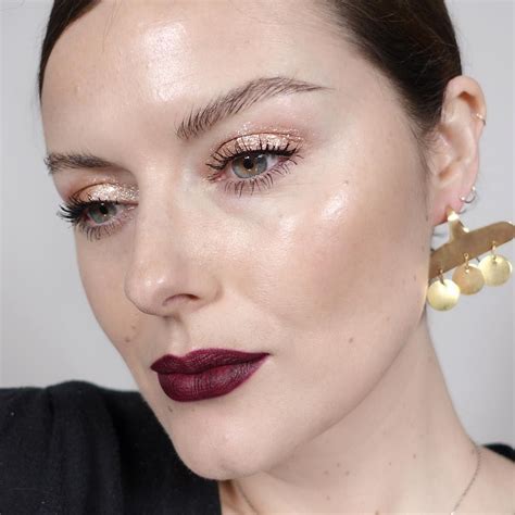 Burgundy Lipstick How To Wear The Dark Shade According To A Pro Glam Makeup Pretty Makeup