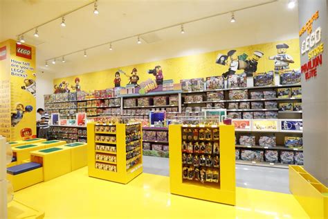 Lego®️ helps develop your little one through creative play and learning. LEGO's Malaysian Flagship Store Opens In Pavilion KL ...