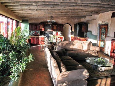 Earthship interior, ultimate sustainable ecohome earthship bedroom earthship: 250530_10151132603019724_596799740_n.jpg (960×720 ...