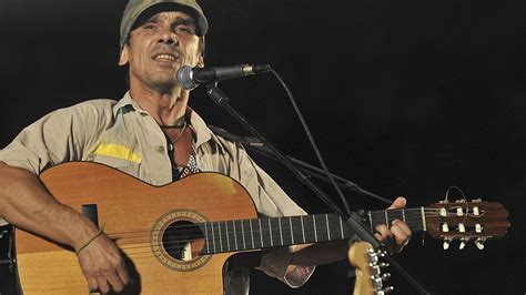 Manu Chao Saca Tres Canciones Inéditas En Una Reedición Del álbum Clandestino