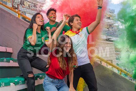 Regional Stock Celebración De Hinchas Bolivianos Dentro Del Estadio
