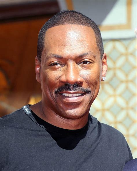Обладатель премии «золотой глобус» и номинант на премию «оскар» за роль. Eddie Murphy engages in social media as part of awards ...