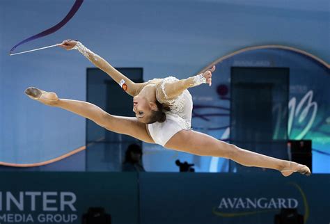 Rhythmic Gymnasts Seem To Defy Physics Photo 4 Pictures Cbs News