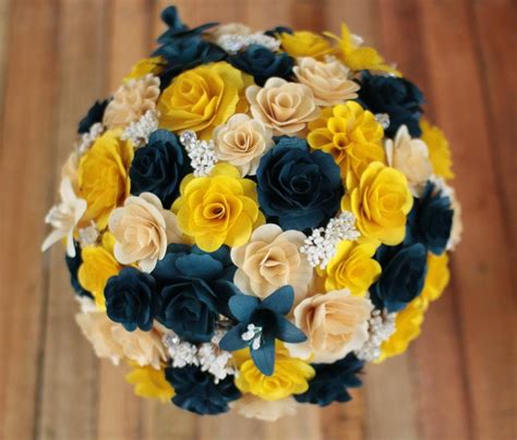 Dusty blue is a subtle yet sweet accent color for your fall wedding bouquet. Navy blue and yellow wedding bouquets - Florida-Photo ...