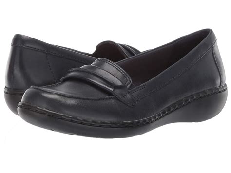 Clarks Clarks Womens Ashland Lily Closed Toe Loafers