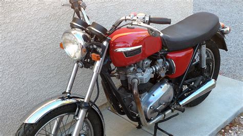 Running after sitting for 10 years in someone's garage. 1976 Triumph Bonneville 750 | T140 | Las Vegas Motorcycle 2017