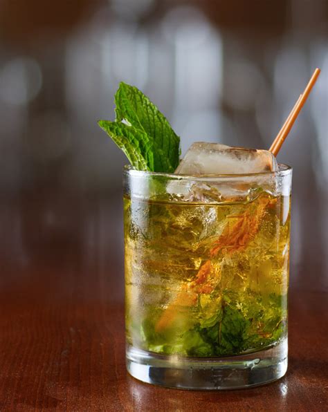 Easy 3 Ingredient Whiskey Drinks Simple Whiskey Cocktails Thrillist