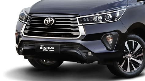 Toyota Innova Crysta Facelift Launched At 16 26 Lakh AutoX
