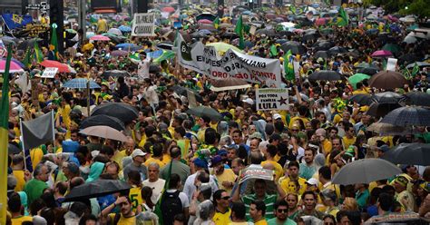 Brésil un million et demi de manifestants contre Dilma Rousseff L