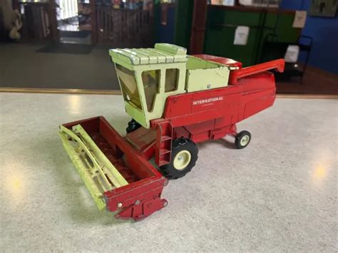 Vintage Ertl 120 Scale International Hydrostatic 915 Combine Arm Toy