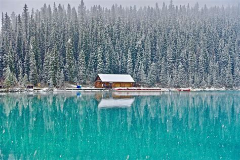 Lakeside Cabin In Snow Covered Winter Forest Hd Wallpaper Background