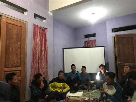 Program inovasi desa berupa pusat pembelajaran masyarakat bisa dilakukan di setiap desa. Sebuah Inovasi Tim KKN Undip untuk Warga Desa Jlamprang ...