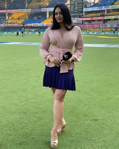 10 Hottest Female Anchors And Presenters Of Ipl 2023