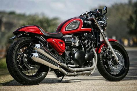 Si dices triple cilindro, dices triumph. Triumph Thunderbird cafe racer | cafe racers, scramblers ...
