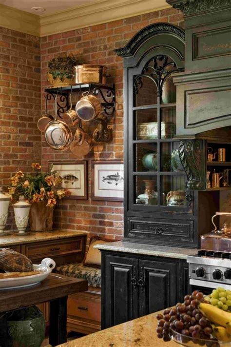 I love the unconventional backsplash tile ideas that this homeowner used in their luxury cabin because it bring an organic touch to the industrial elements of a kitchen. Unconventional Kitchen Ideas | InteriorHolic.com