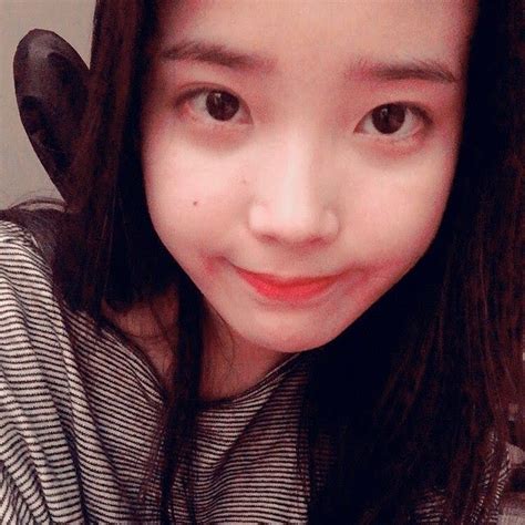 Iu Joins Instagram With An Adorable Bareface Selca