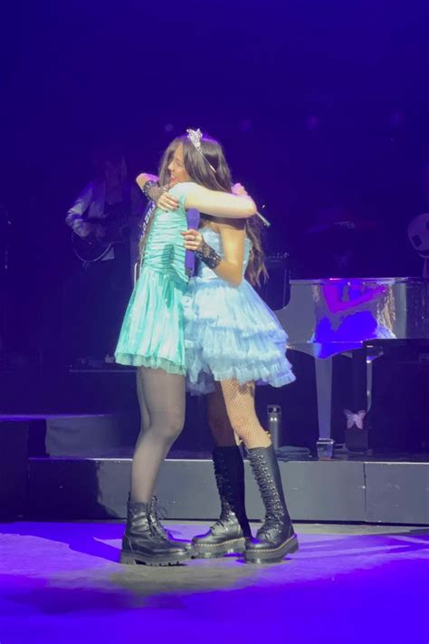Gracie Abrams And Olivia Rodrigo Hugging Concert Cute Sour Prom Tour In