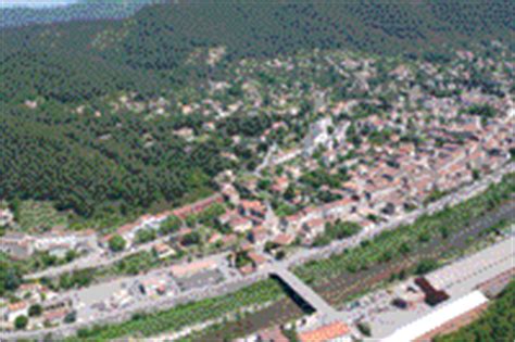 It is situated on the cèze river. Bessèges vu du ciel, commandez vos photos aériennes