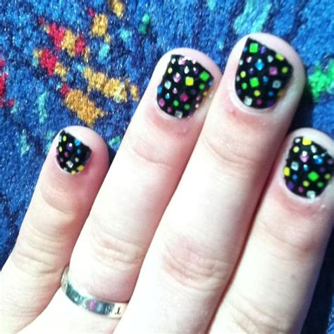 Finding a really talented manicurist is hard to come by. Stick on fingernail polish! | Toe nails, Toenail polish ...