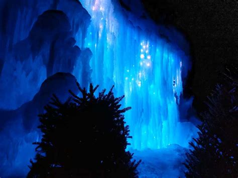 Ice Castles The Magical Winter Attraction In 5 Towns In The Usa