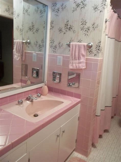 One of the best things about decorating with pink is you can still create a modern, minimalistic space without being devoid of all color. 36 retro pink bathroom tile ideas and pictures