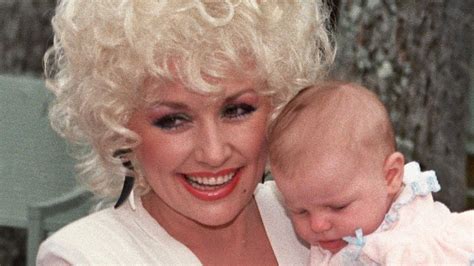 DiscoverNet The Tragic Real Life Story Of Dolly Parton