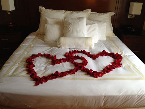 Jul 30, 2020 · many couples desire flowers throughout every space on their wedding day. At the Groom's request we filled the hotel room with rose ...