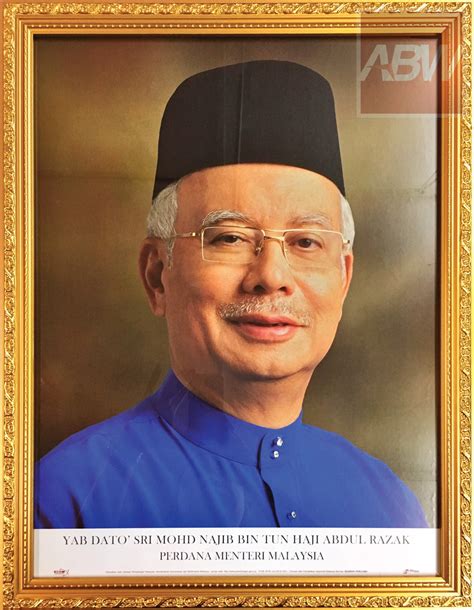 Senarai nama perdana menteri serta bekas perdana menteri malaysia ini mengandungi nama penuh, gambar, tarikh lahir serta tarikh meninggal dunia, gelaran, dan tarikh mula serta tamat memegang jawatan. ABWSOUVENIRS: Bingkai Gambar Perdana Menteri Malaysia