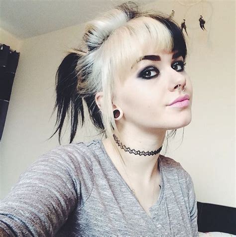 22 Trendy And Tasteful Two Tone Hairstyle Youll Love Popular Haircuts