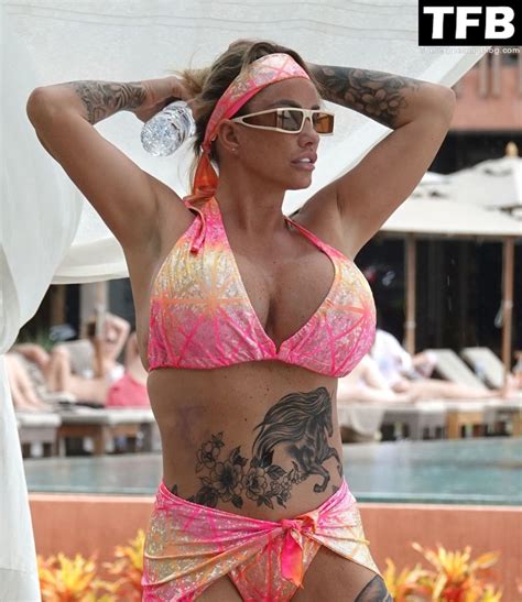 Hot Katie Price Shows Off Her Sexy Voluptuous Figure Out On Holiday In Thailand Photos