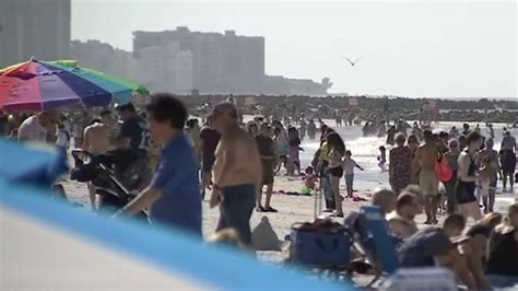 South Padre Island In Texas Limits Beach Gatherings As Spring Beakers