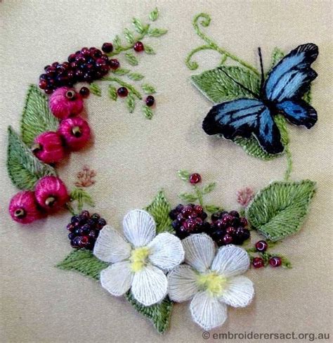 Pin By Elizabeth Nolfe On Vyšívání Embroidery Patterns Stumpwork